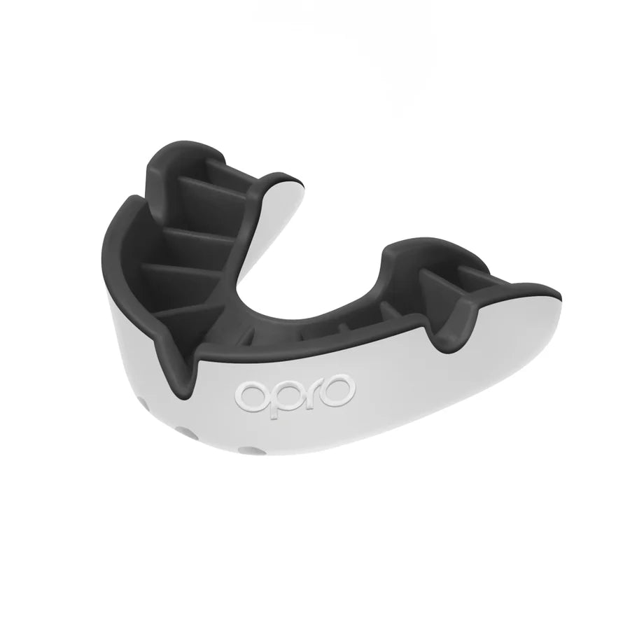 'OPRO' JUNIOR SILVER MOUTH GUARD (WHITE/BLACK)