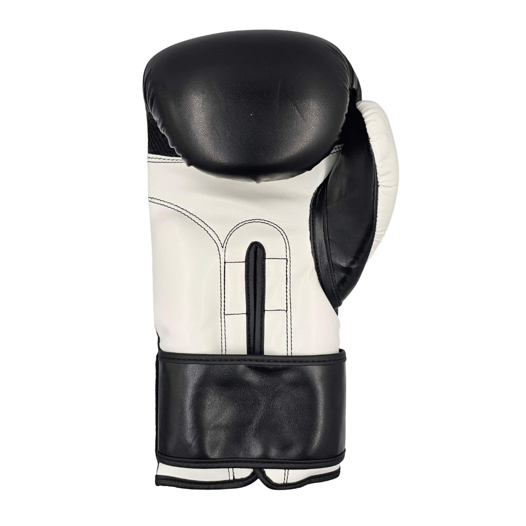 PU ESSENTIAL GLOVES BLACK JNR *NEW*