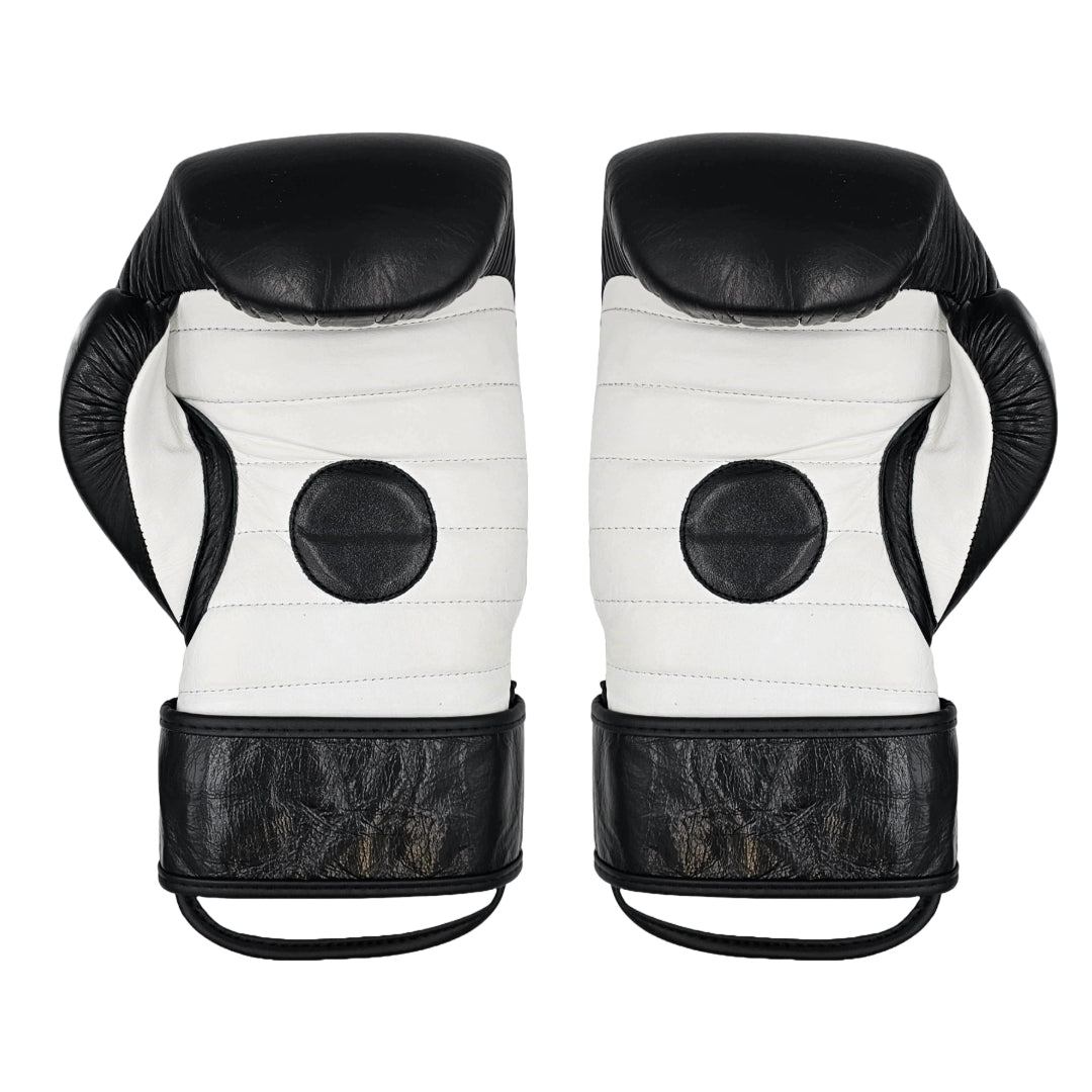 'COACH SPAR' GLOVES. BLACK & WHITE *NEW*